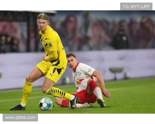 多特防线稳定性持续承压,对赛季竞争格局带来明显影响 多特防线稳定性持续承压,对赛季竞争格局带来明显影响