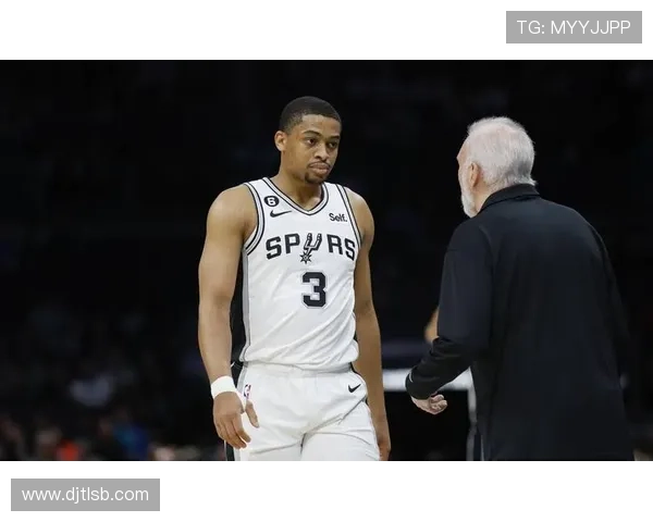 文班亚马挡拆拉开防守空间，助斯波尔斯特拉调整战术效率提升